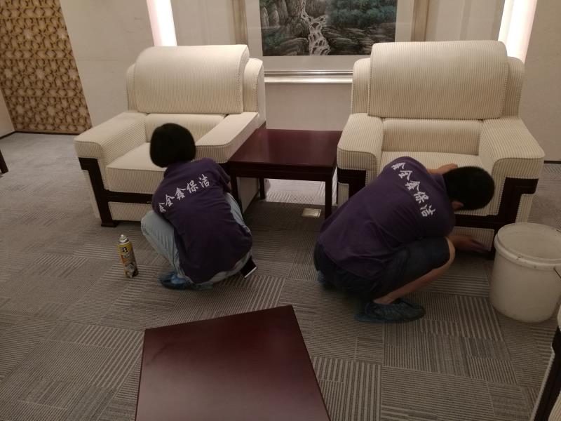 會(huì)所沙發(fā)清洗.jpg